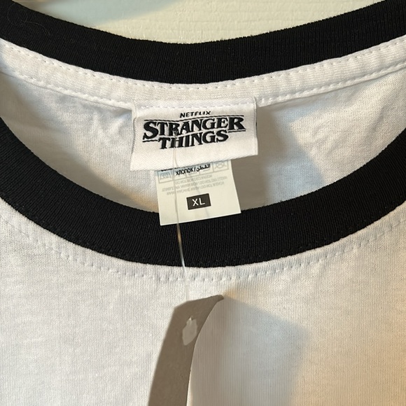 BUNDLE 3/$12 NWT Unisex Stranger Things Hellfire Club T-Shirt - Picture 4 of 5